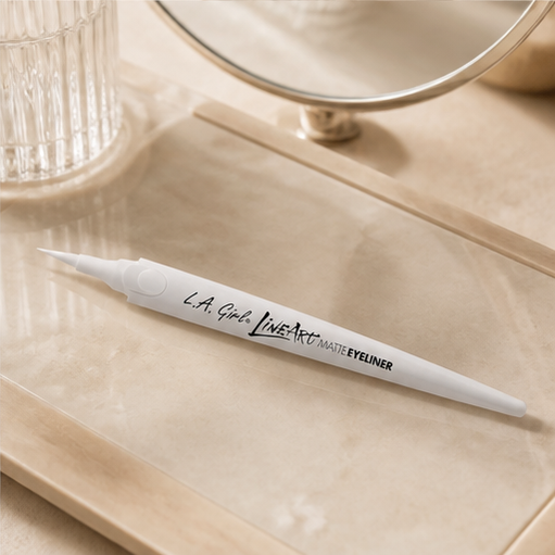 Line art matte eyeliner - image 4