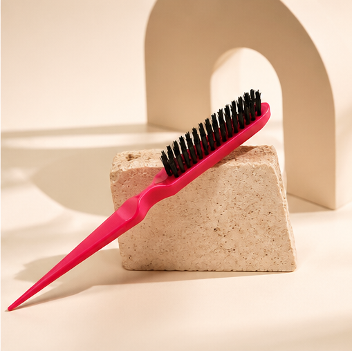 RED TEASE BRUSH - image 2